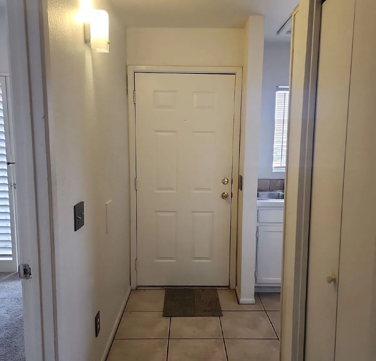 2 bed, 1.0 bath, 704 sqft, $1,425 — Photo 4