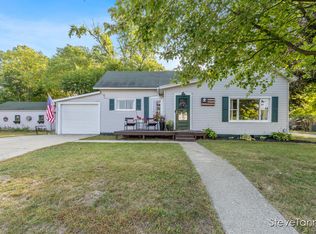 202 E Summit St, Greenville, MI 48838