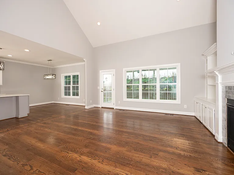 490 Lotus Ct — Photo 17