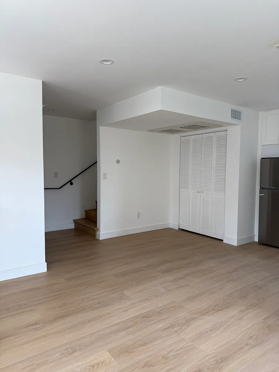 Building Photo - 2024 7th Ave #2028-3/4