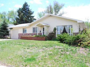 203 Locust Dr, Colorado Springs, CO 80907