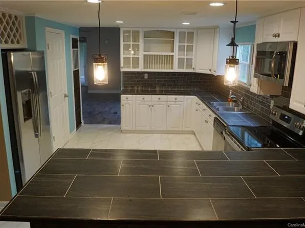 1636 Zebulon Dr, Conover, NC 28613