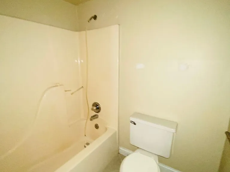 2 N. Dooley Ave. — Photo 12