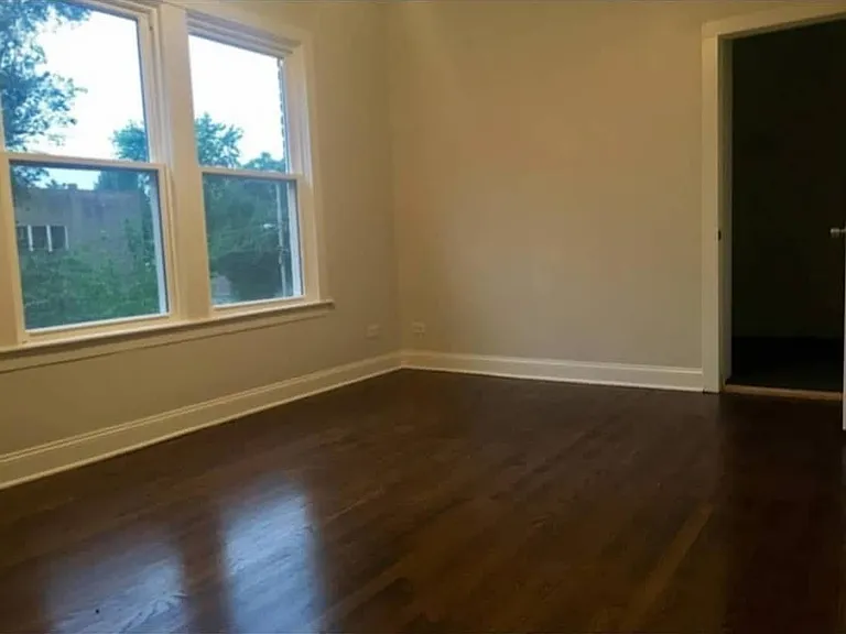 7338 S Calumet Ave #2 — Photo 5