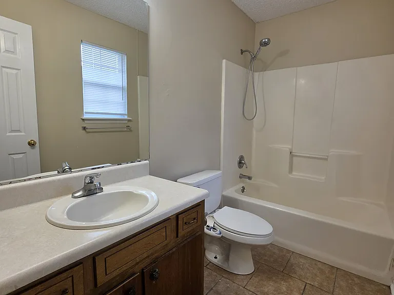 106 Augusta Ct #A — Photo 5