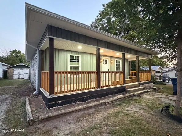 214 E Church St, Granby, MO 64844