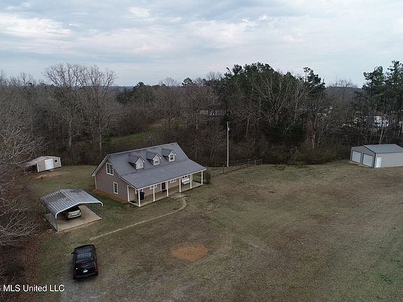 3rd image of 426 Hoover Rd