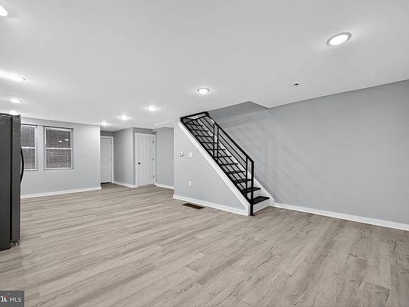 2nd image of 1433 N Chesapeake Rd