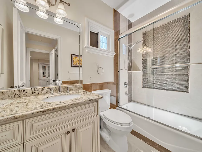 137 W Winnie Way — Photo 60