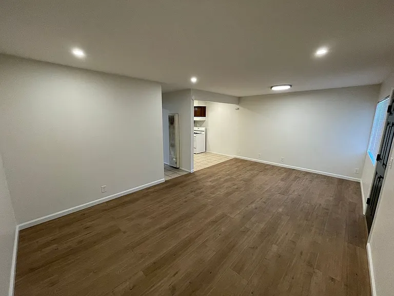 420 Ellwood Beach Dr — Photo 19