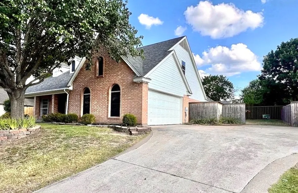 4 bed, 2840 sqft, $3,225 — Photo 3
