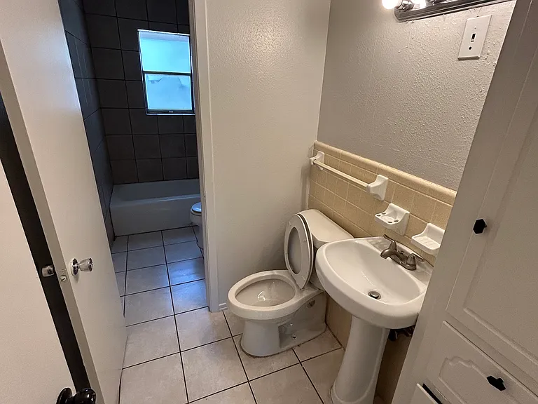 2300 Meadow Crst — Photo 7