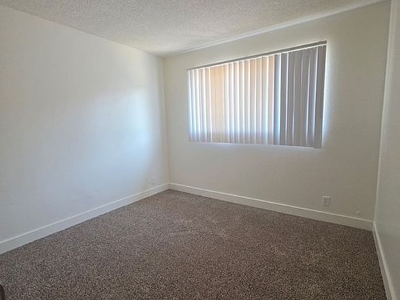 4th image of 423 S 6th St APT D