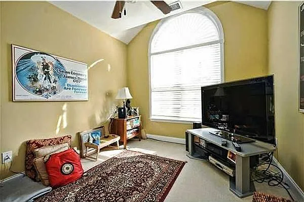 216 S Cedar St — Photo 10