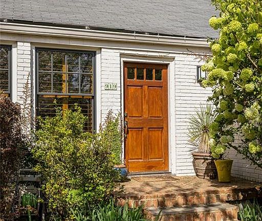 2nd image of 919 S Candler St