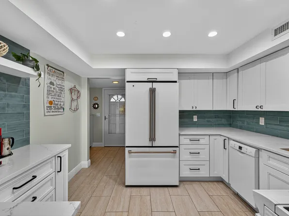 149 NW 70th Street #204 A, Boca Raton, FL 33487