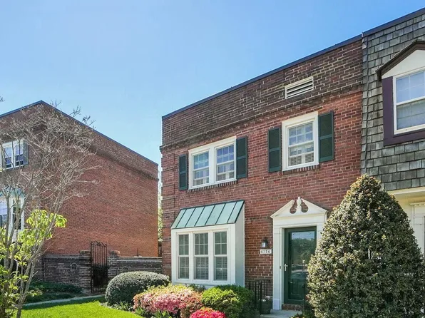 6726 Hillandale Rd #13, Chevy Chase, MD 20815