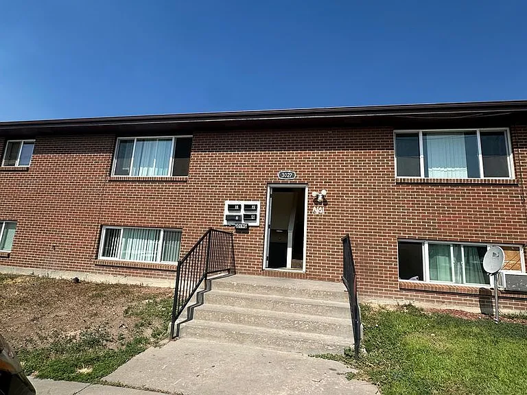 RB3027 — Photo 2
