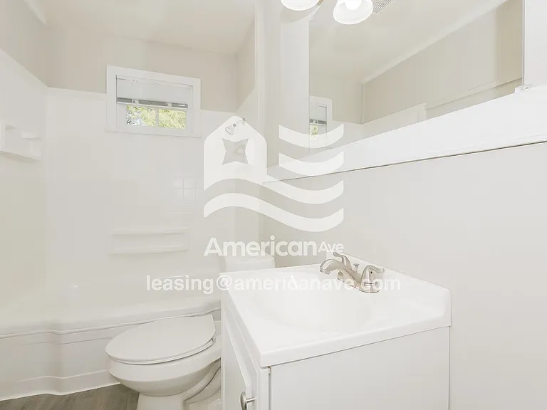 719233_010_main_bathroom_13635302.jpg