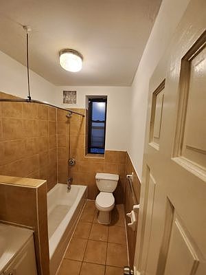 2nd image of 2512 University Ave APT A