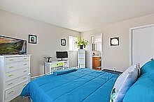 Experience the warmth and style of this brightly designed bedroom, perfect for relaxation. Experience the warmth and style of this brightly designed bedroom, perfect for relaxation.