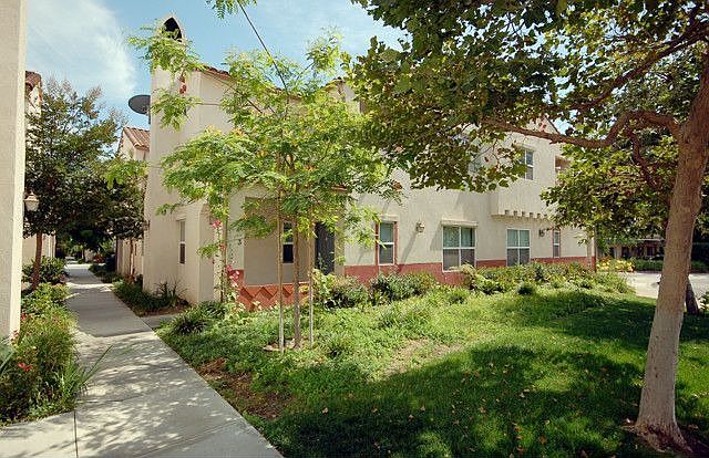 1st image of 114 Dean Dr Unit 2