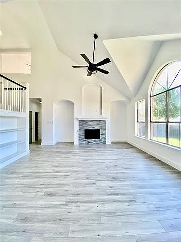 1st image of 620 Cottonwood Trl