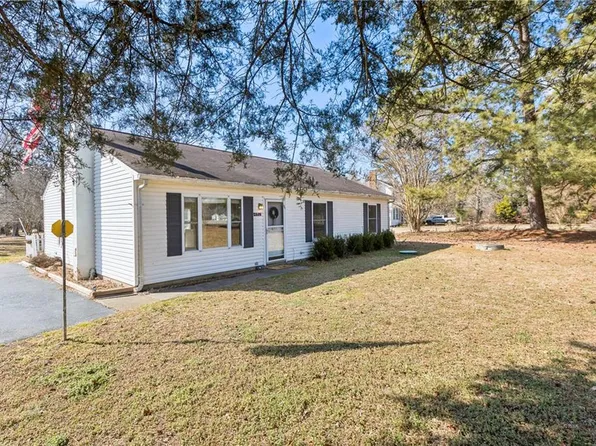 4152 Hickory Fork Rd, Gloucester, VA 23061