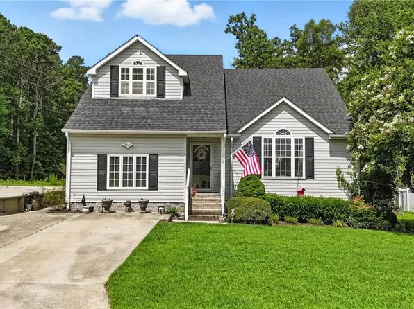 115 Royal Oak Ct, Suffolk, VA 23434