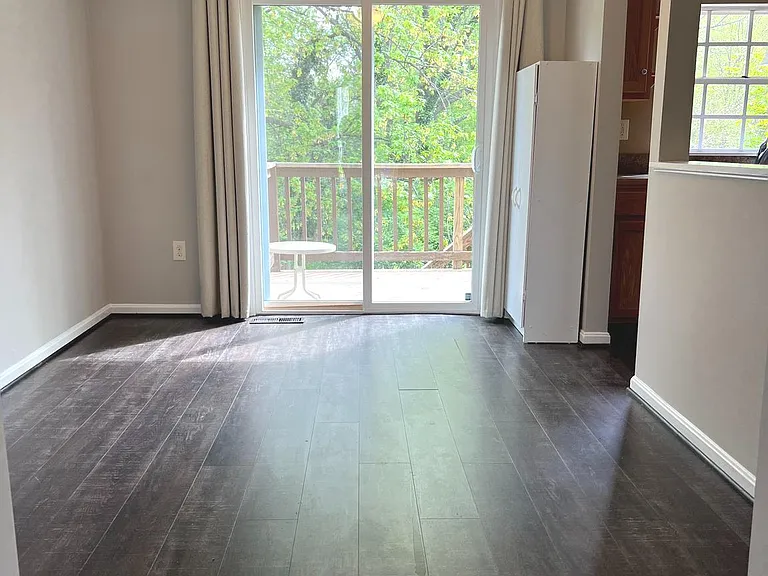 1679 Colonial Way — Photo 9