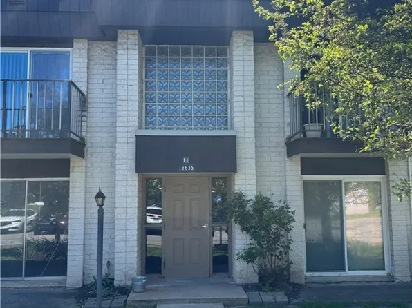 8635 N Akins Rd #K-2, North Royalton, OH 44133