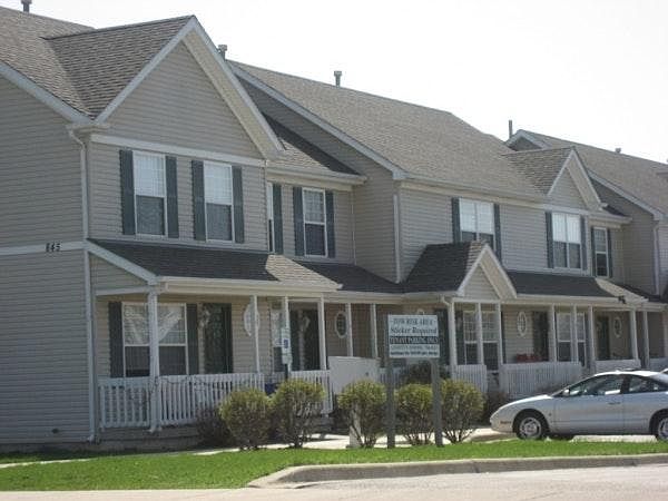 845 Regent 4 Bedroom Townhouse For Rent