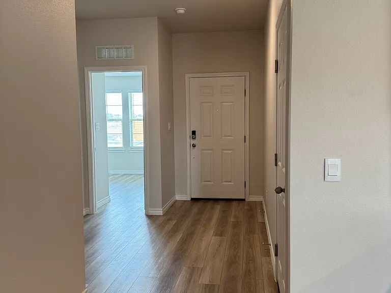 1645 Pleasant Dr — Photo 8