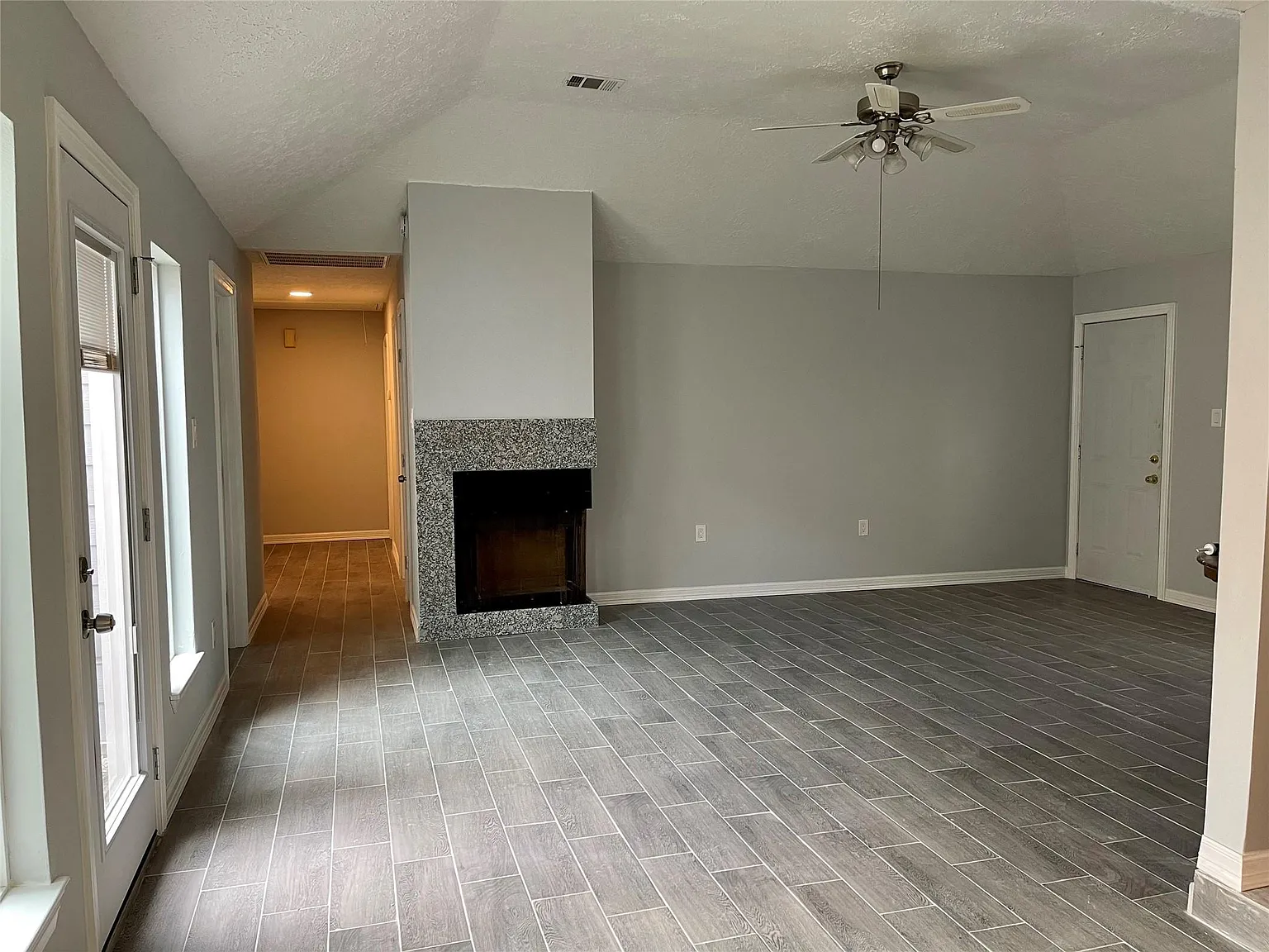 4 bed, 2.0 bath, 1663 sqft, $1,900 — Photo 3