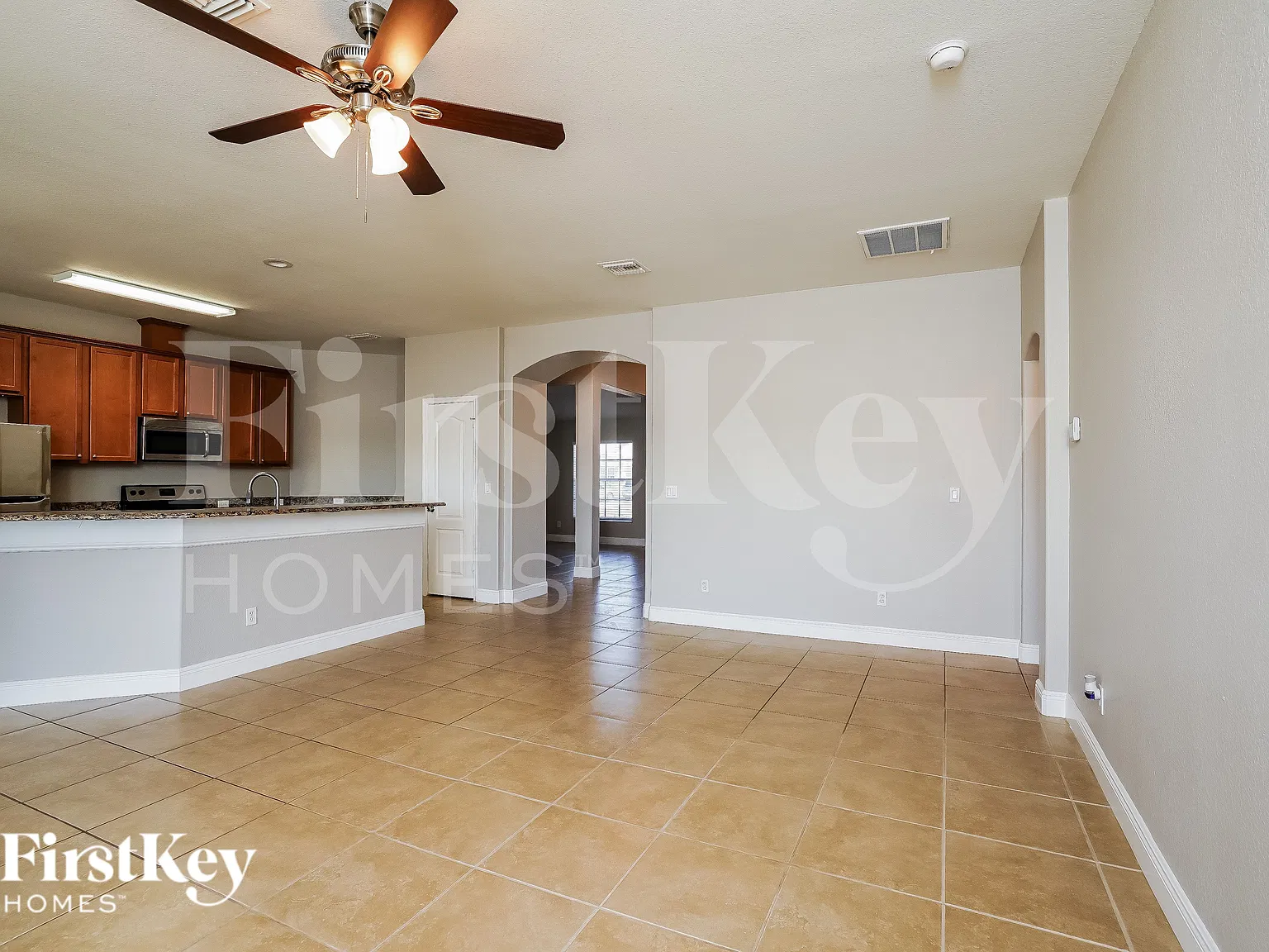 3 bed, 2.0 bath, 2185 sqft, $1,630 — Photo 3