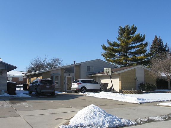 3rd image of 4846 Clark Ct