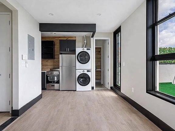 4th image of 1667 Brooklyn Ave #1A