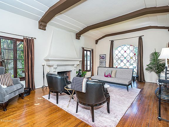 4th image of 1016 S La Jolla Ave