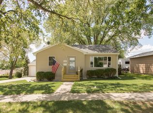 1714 N 7th St, Bismarck, ND 58501