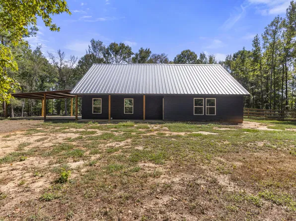 304 N Fm 225, Douglass, TX 75943
