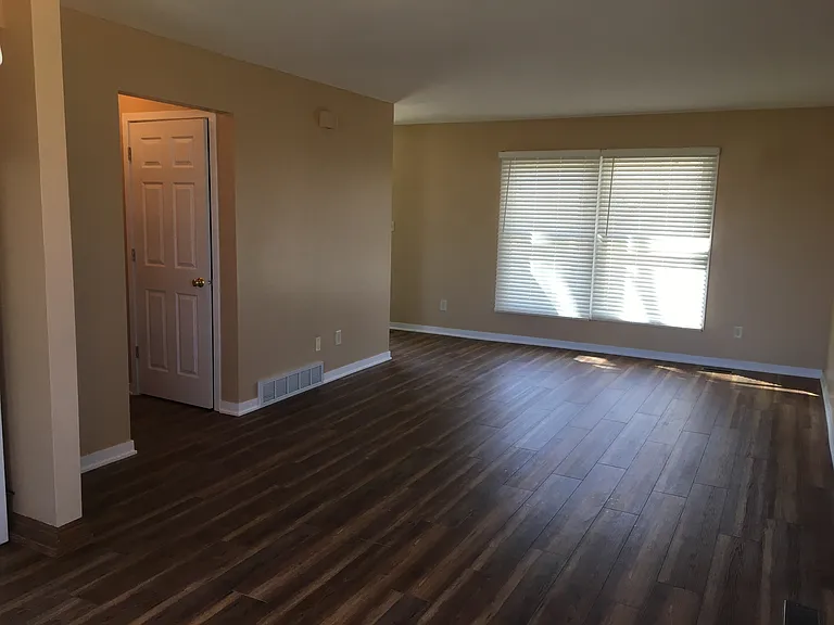 5969 NE 11th Ct — Photo 12