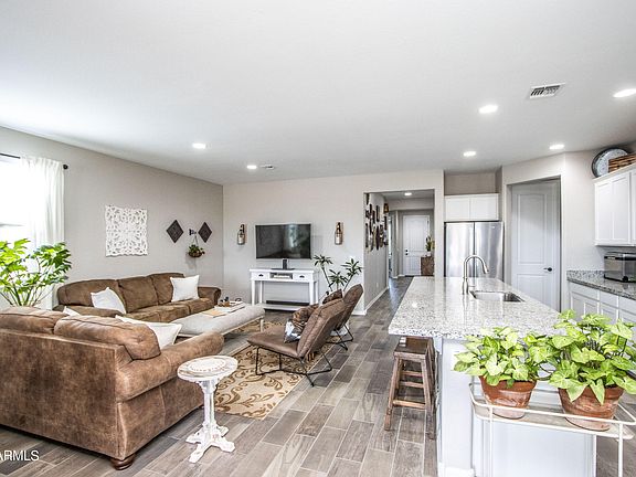 3rd image of 34121 N CLARK Street