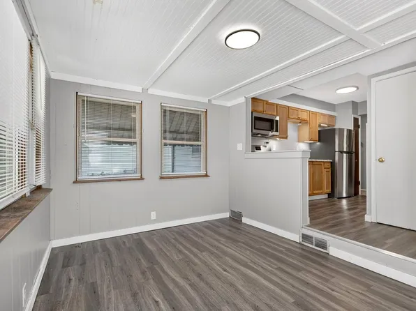 161 Cameron Rd, Saint Louis, MO 63137