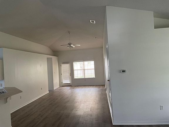 2nd image of 3761 Manhattan Ct