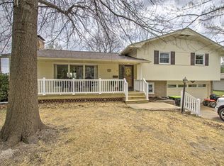 3224 Greenlake Dr, Decatur, IL 62521