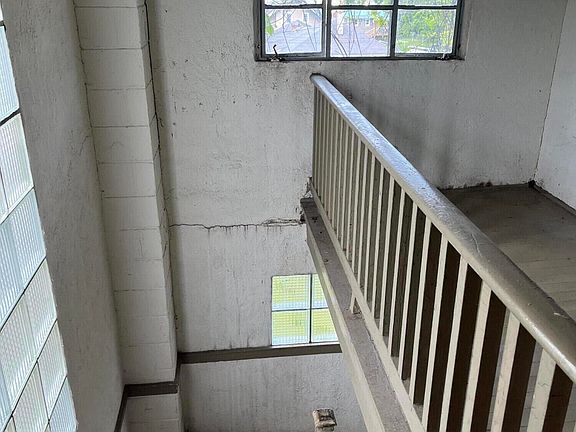 4th image of 124 Summerlee Ave
