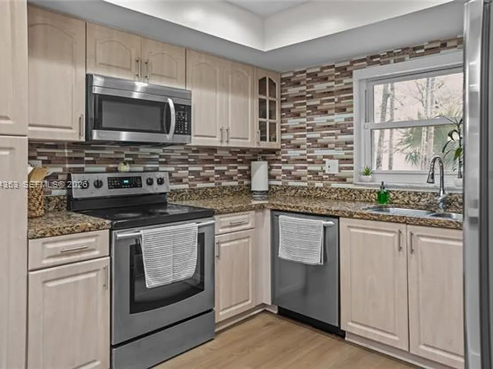 9015 SW 96th Ave #Townhouse 1