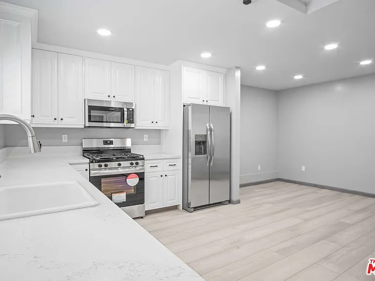 8322 Colegio Dr — Photo 2