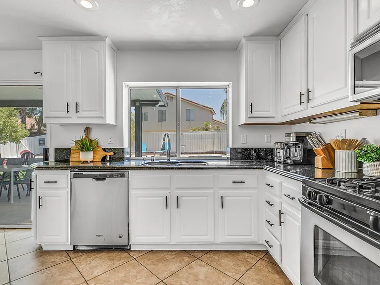 7642 Northrop Dr — Photo 38