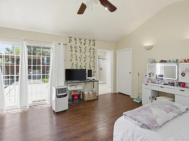 5556 Mary Lane Dr — Photo 9